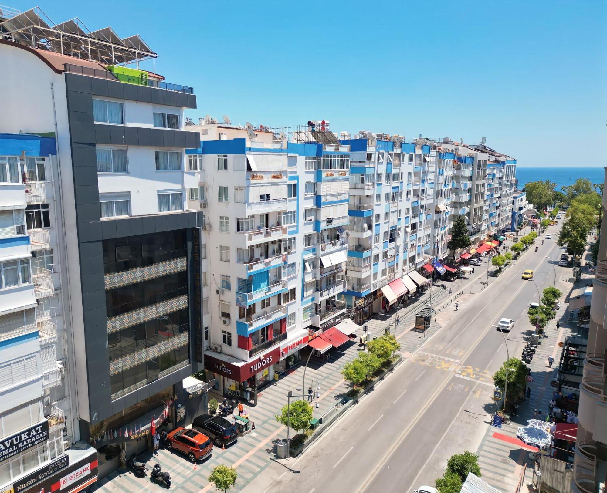 Grand Gulluk Hotel & Spa City Center Анталия Екстериор снимка